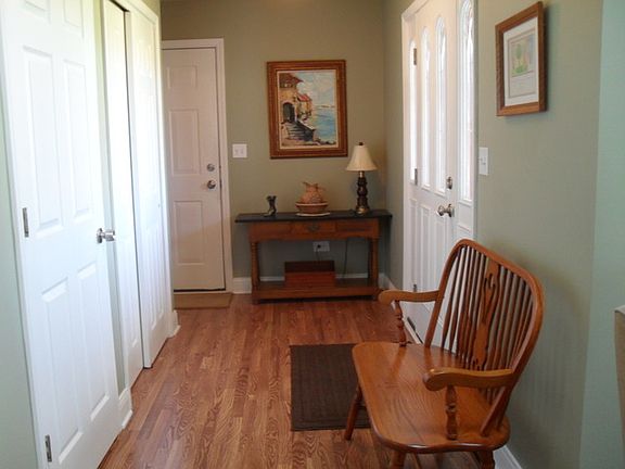 4th image of 985 Keenan Ln #985