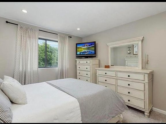 5th image of 67 Milliken Ave APT 21B