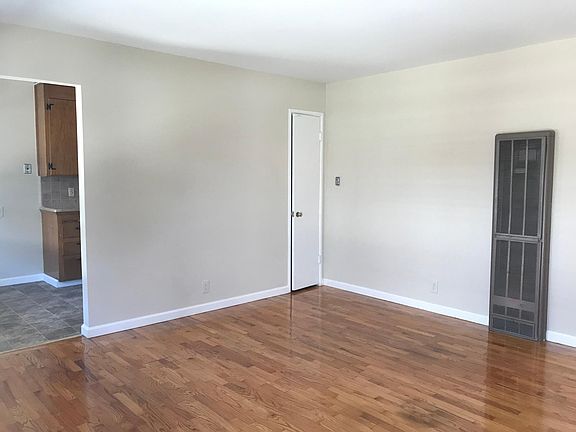 5th image of 2215 Royal Dr #5