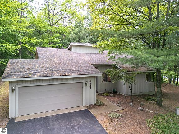 3rd image of 4441 E Timberwood Dr