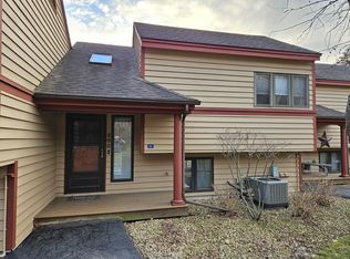 35 Spring Creek Ln, Galena, IL 61036