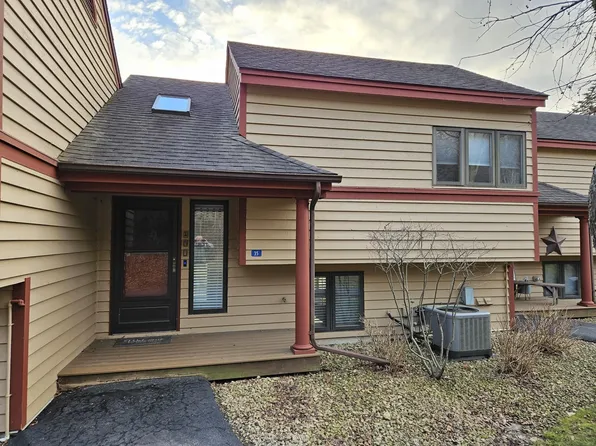 35 Spring Creek Ln, Galena, IL 61036