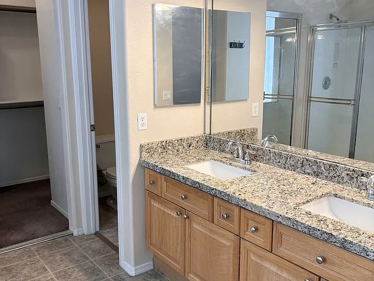 1083 W Aspen Ave — Photo 11