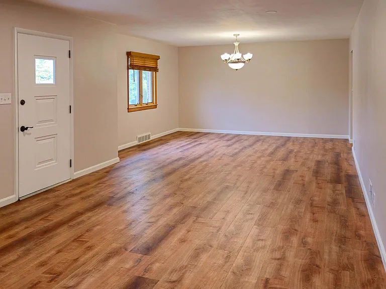 937 Collins Rd — Photo 5