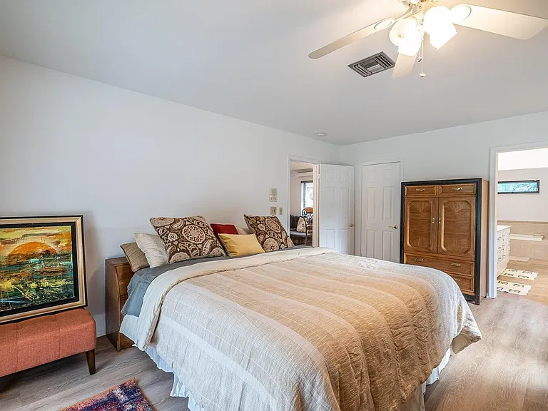 12775 Guilford Cir — Photo 14