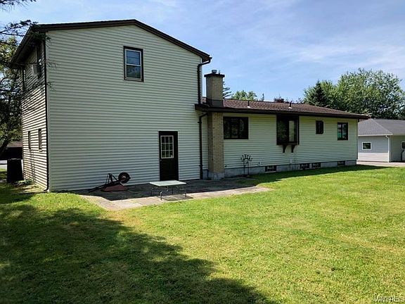 2nd image of 11072 Fairview Dr