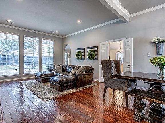 4th image of 6 Winding Creek Ct