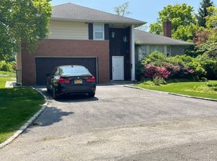 1449 Roosevelt Ave, Pelham, NY 10803