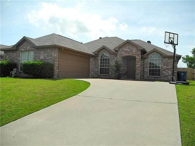 2nd image of 3120 Creekridge Ct