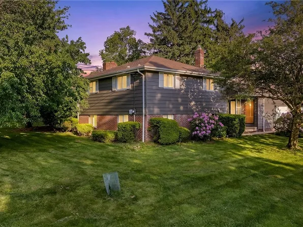 815 Belwood Dr, Highland Heights, OH 44143