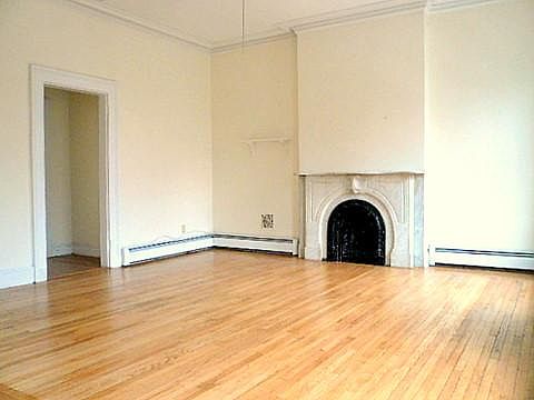 2nd image of 289 York St
