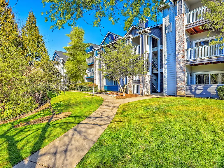 Grove at Orenco Station Apartments — Photo 37