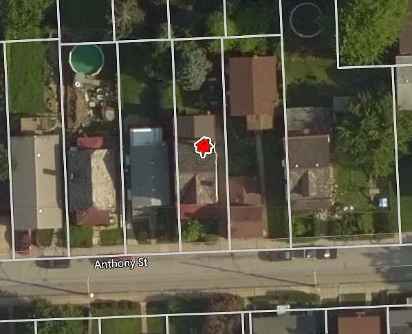 339 Anthony St photo 1