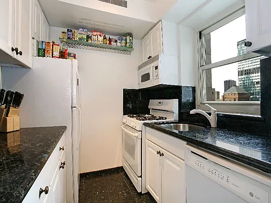 Sold by Sotheby's International Realty | media 13
