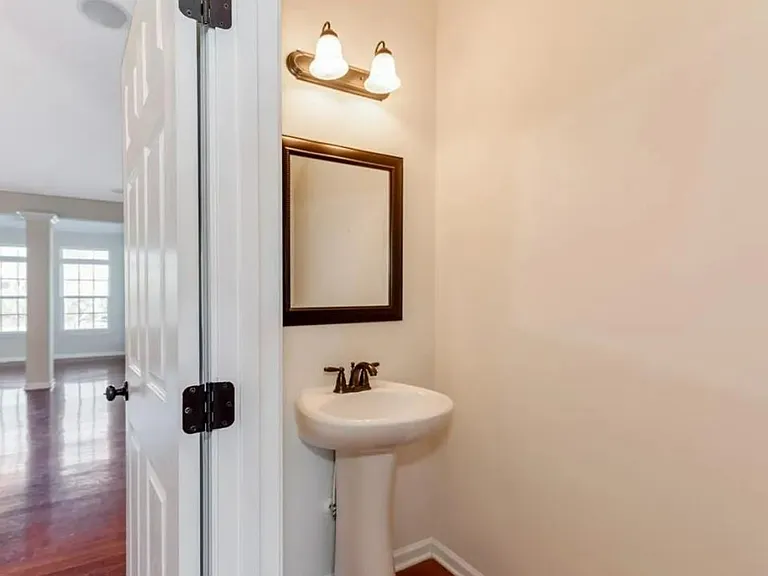 4015 Fenworth Ct — Photo 14