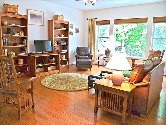 4th image of 5042 E Ruskin Ln