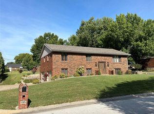 135 Pioneer Trl, Hannibal, MO 63401