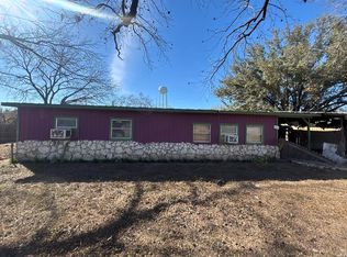 663 2nd St, Quemado, TX 78877