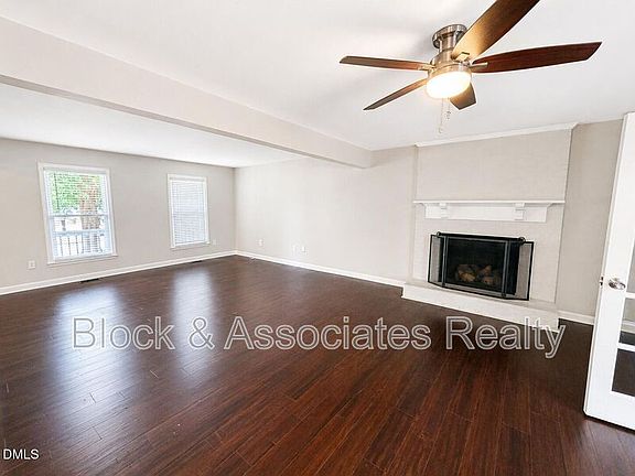 5th image of 200 Westbrook Dr