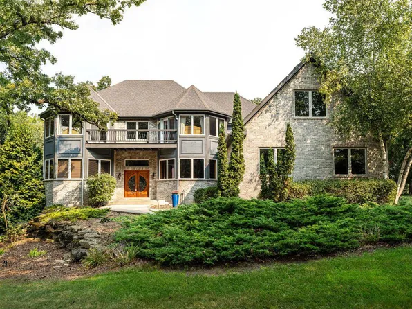 224 Augusta WAY, North Prairie, WI 53153