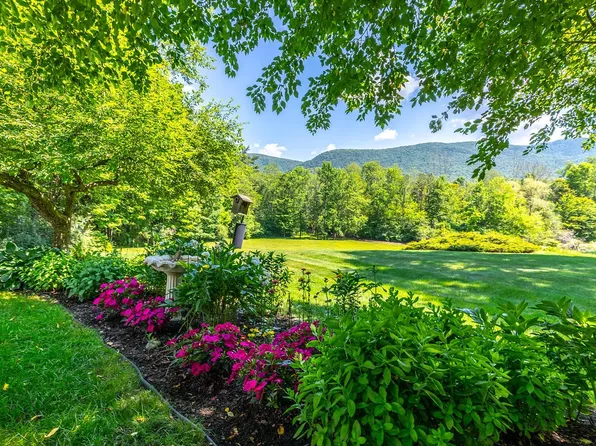 866 East Manchester Road, Manchester, VT 05255
