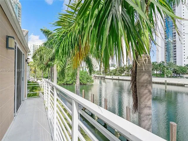 4 bed, 3.0 bath, $26,000 — Photo 4