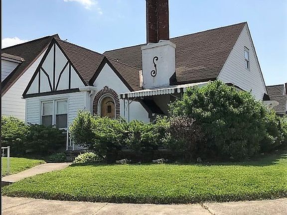 2nd image of 212 Carrington Ct