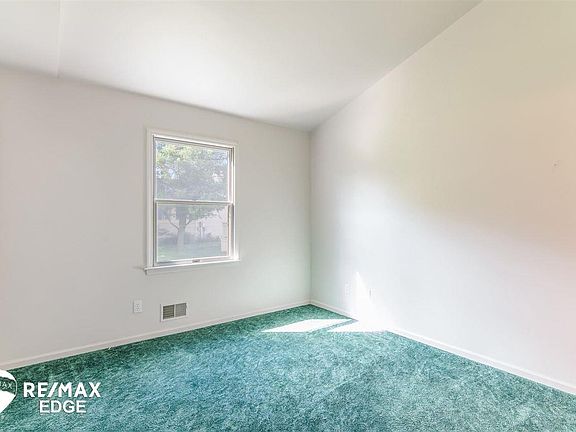 4th image of 9413 Blue Spruce Ct