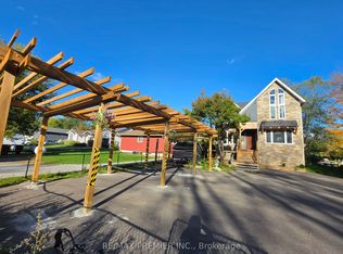 1651 Peninsula Point Rd, Severn, ON P0E1N0