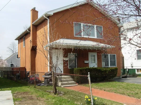 21 Dunwood Rd, Port Washington, NY 11050