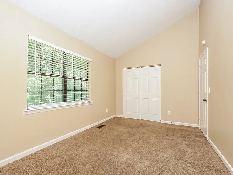232 Thistle Ln — Photo 15