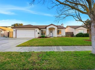 687 Woodridge Ct, Lemoore, CA 93245