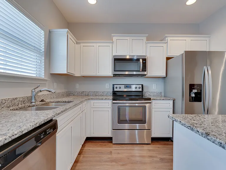 810 Staten Dr — Photo 9