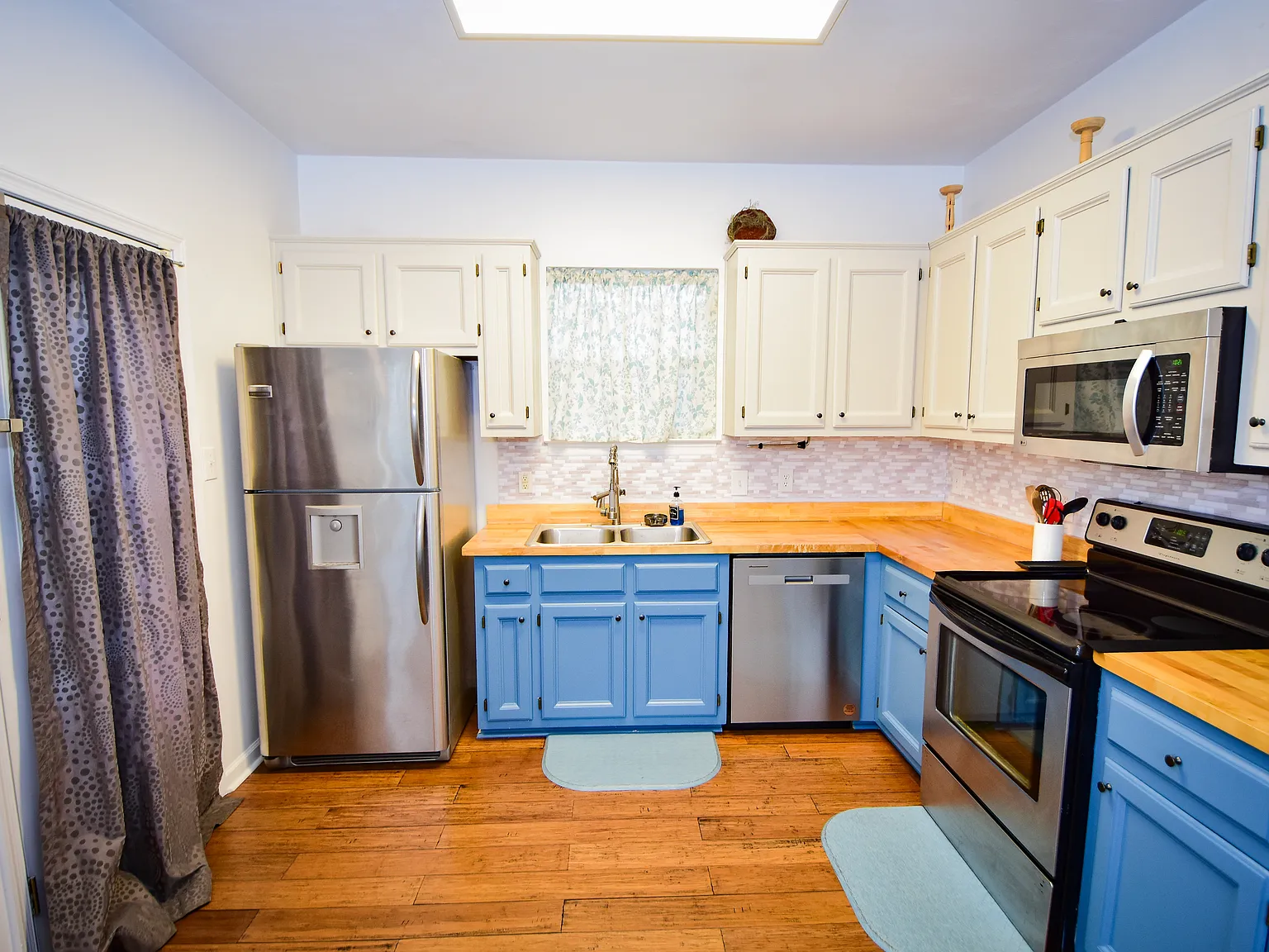 3 bed, 2.5 bath, 1512 sqft, $3,500 — Photo 3
