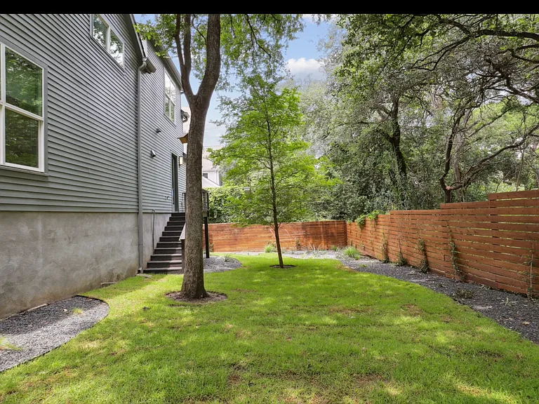3001 Del Curto Rd — Photo 5