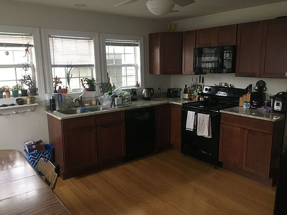 2nd image of 205-207 N Ingersoll St