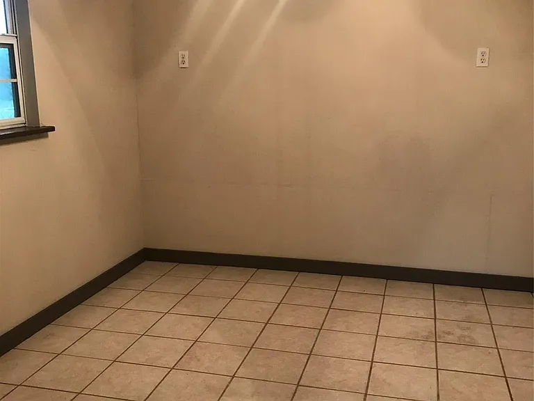 1564 Railroad Ave — Photo 16
