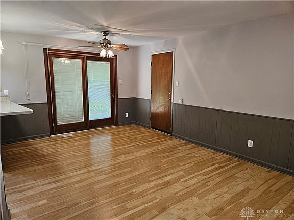 3rd image of 1137 Landsdale Dr