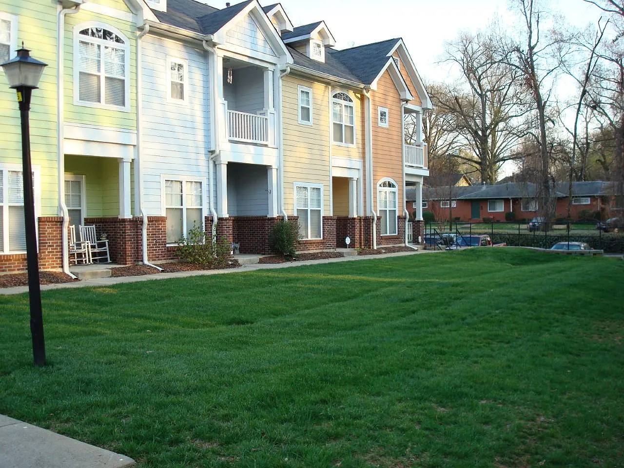 2 bed, 2.5 bath, 1200 sqft, $2,000 — Photo 3
