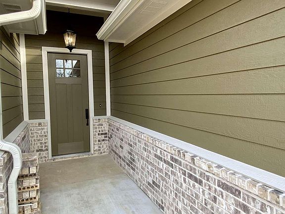2nd image of 1312 Frankie Ln