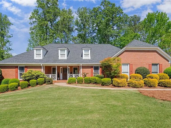 1015 Brooksglen Dr, Roswell, GA 30075