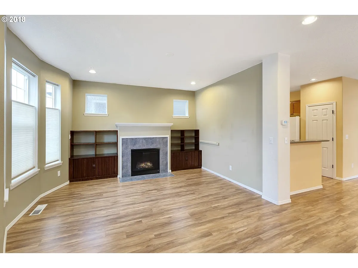 Building Photo - 1174 SE Westerland St