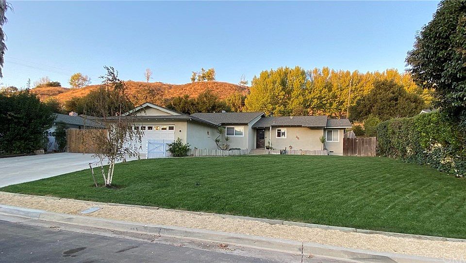 1st image of 243 Glennora Way