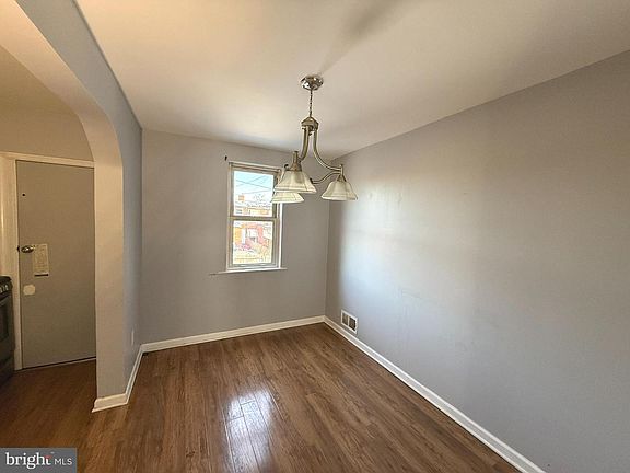 4th image of 2039 Grinnalds Ave