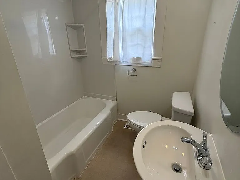 1357 S Florence Ave — Photo 14