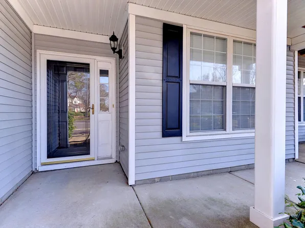 620 Windbrook Cir, Newport News, VA 23602