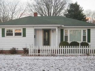 102 Birch Dr, Rossford, OH 43460