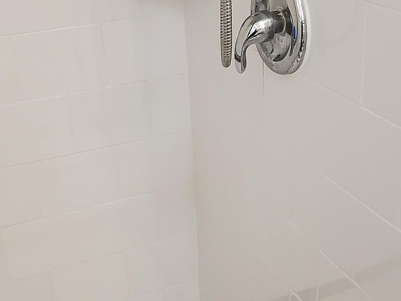 5th image of 1000 S Rodney St Floor 2