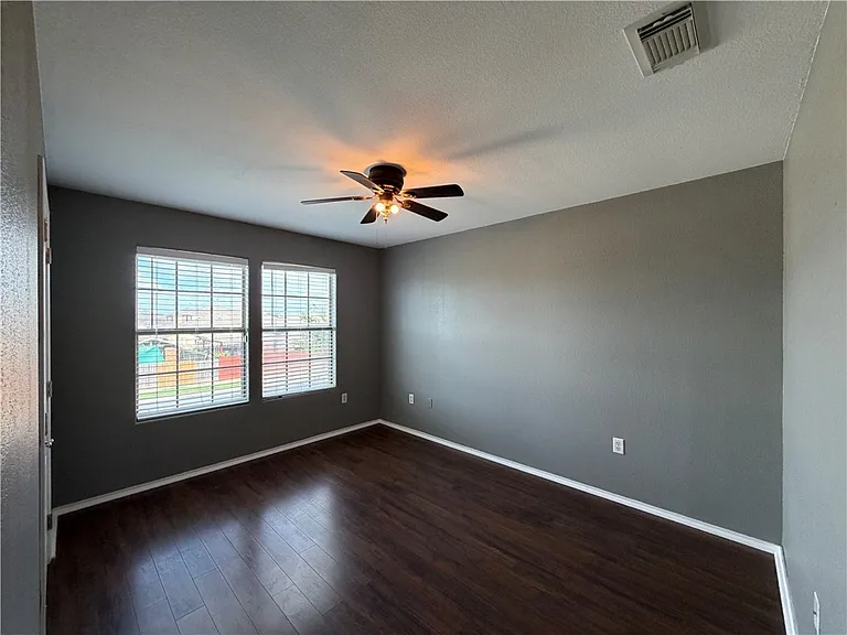 5509 Candace St — Photo 38