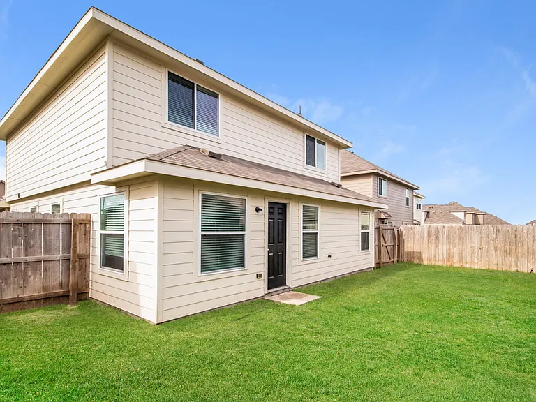 1105 Crossing Dr — Photo 5